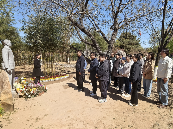 缅怀革命先烈 树立正确政绩观——北京市文化馆赴福田公墓开展祭奠吴石将军暨党课学习活动
